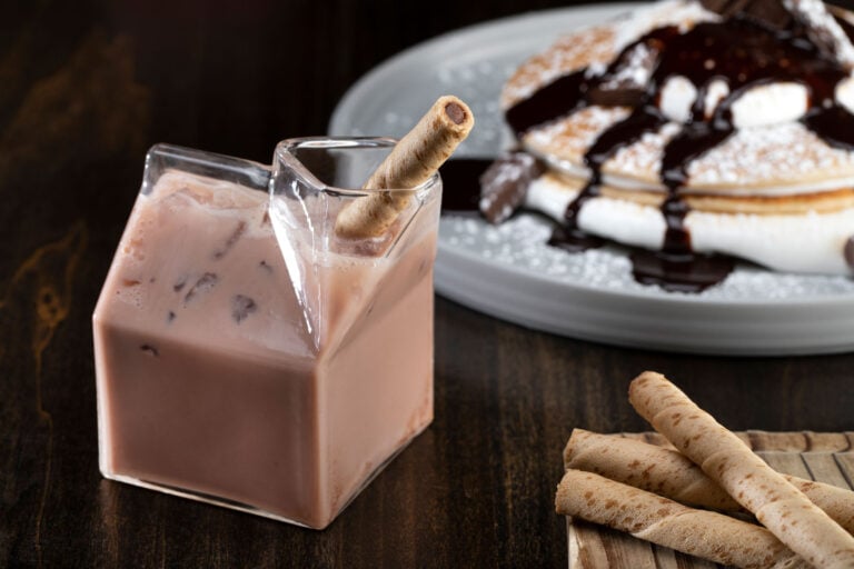 breakfast and cocktails in las vegas