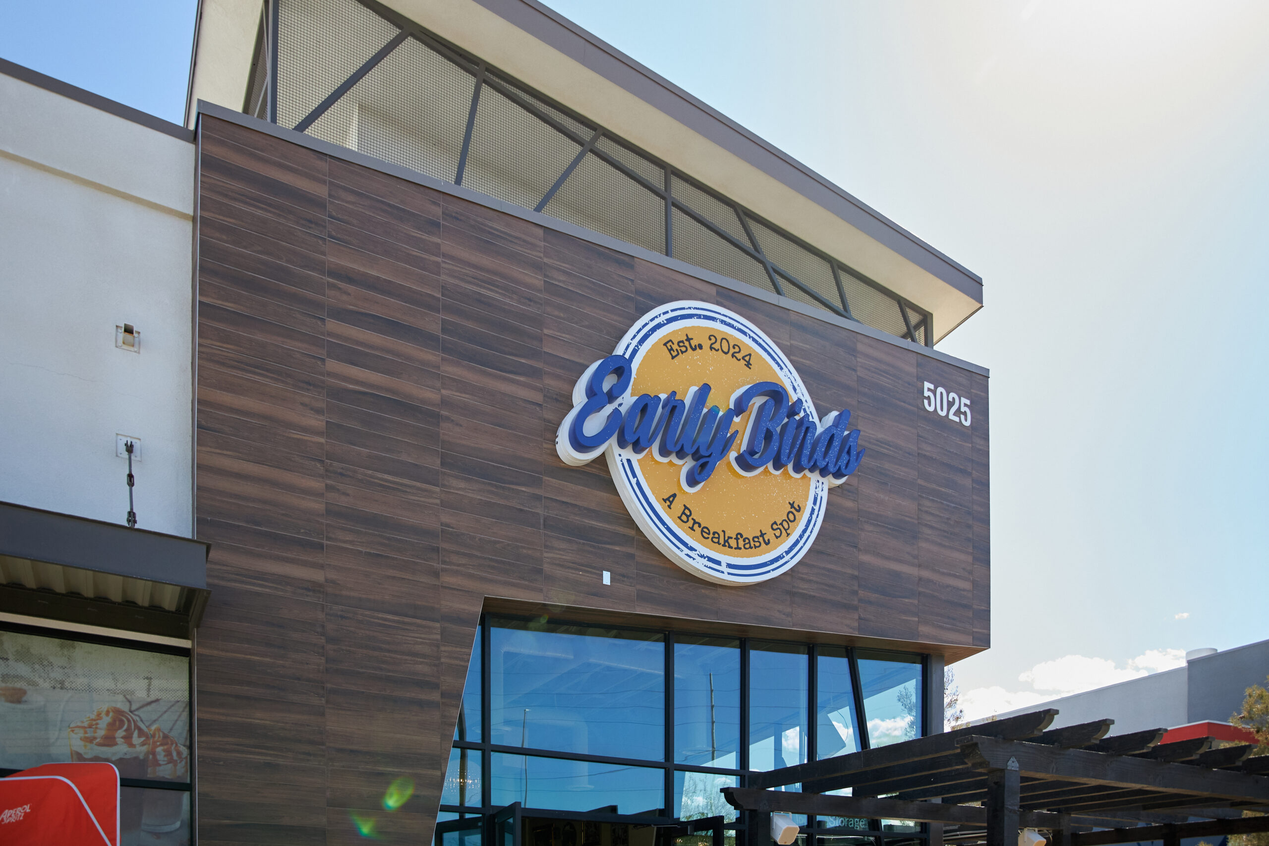 Exterior of Early Birds restaurant serving breakfast spinach salad in Las Vegas
